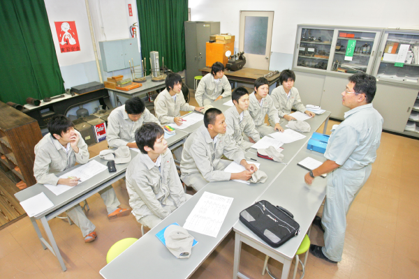 神戸村野工業高等学校の教育プログラム「７ＨＪ」